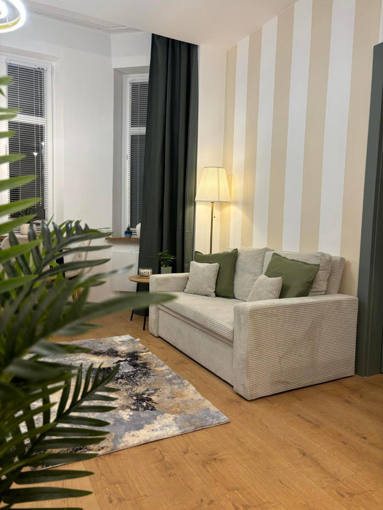 Apartament Pod Wieza 1 Валбжих Екстериор снимка